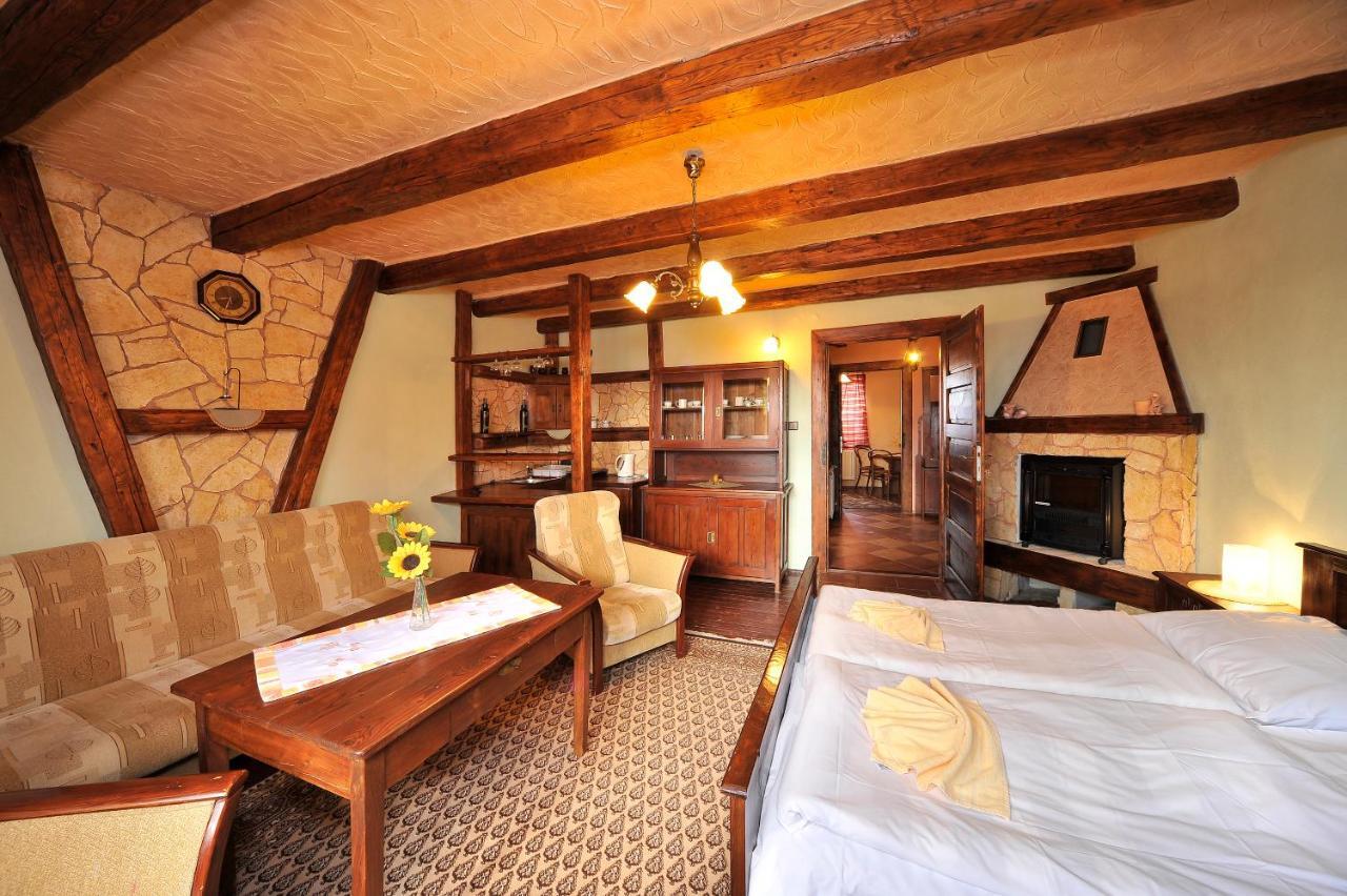 Apartmány Village Velky Slavkov Exterior foto